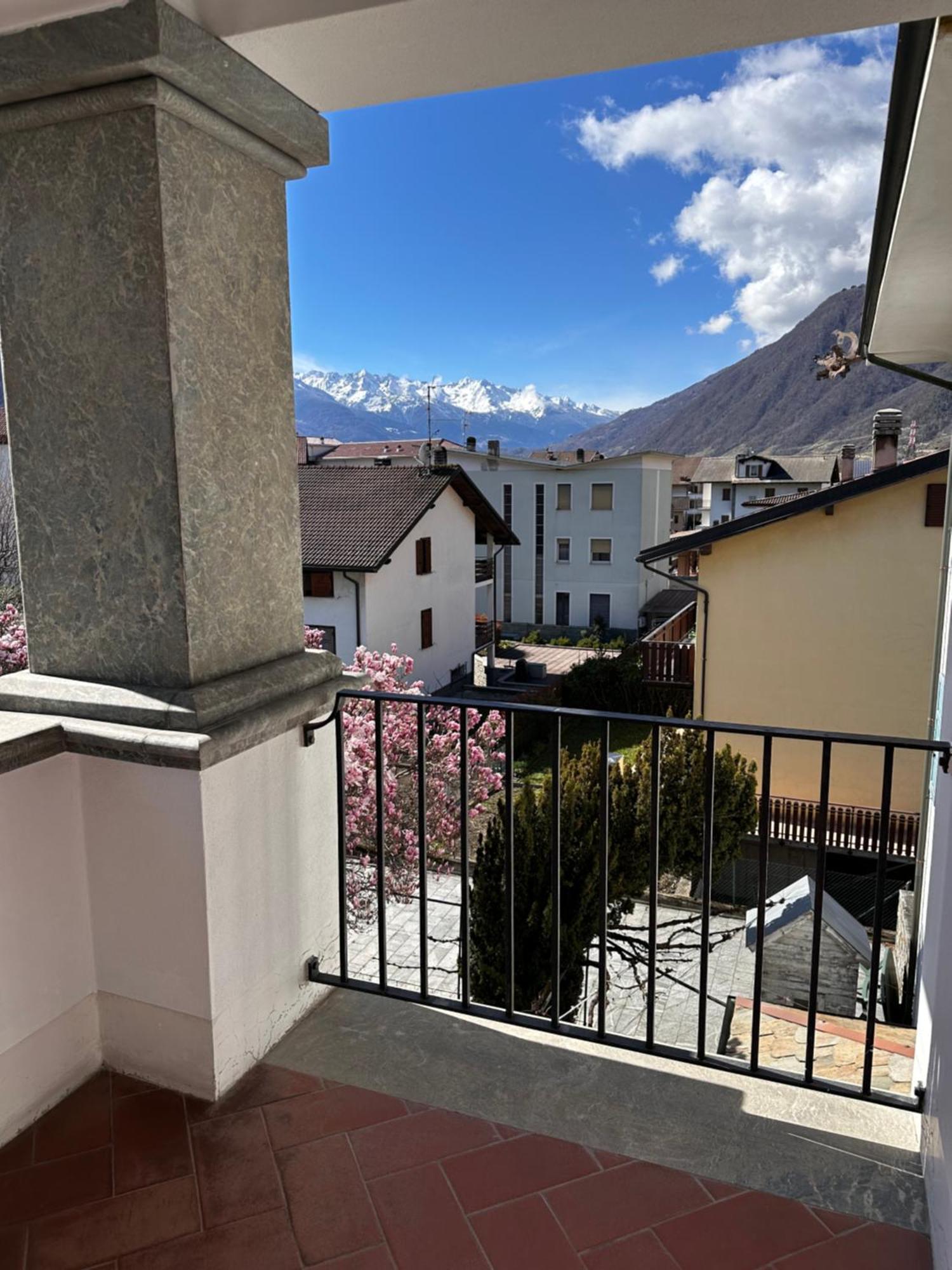 Ampio Appartamento Con Vista “Casa Magro” Tirano Eksteriør bilde
