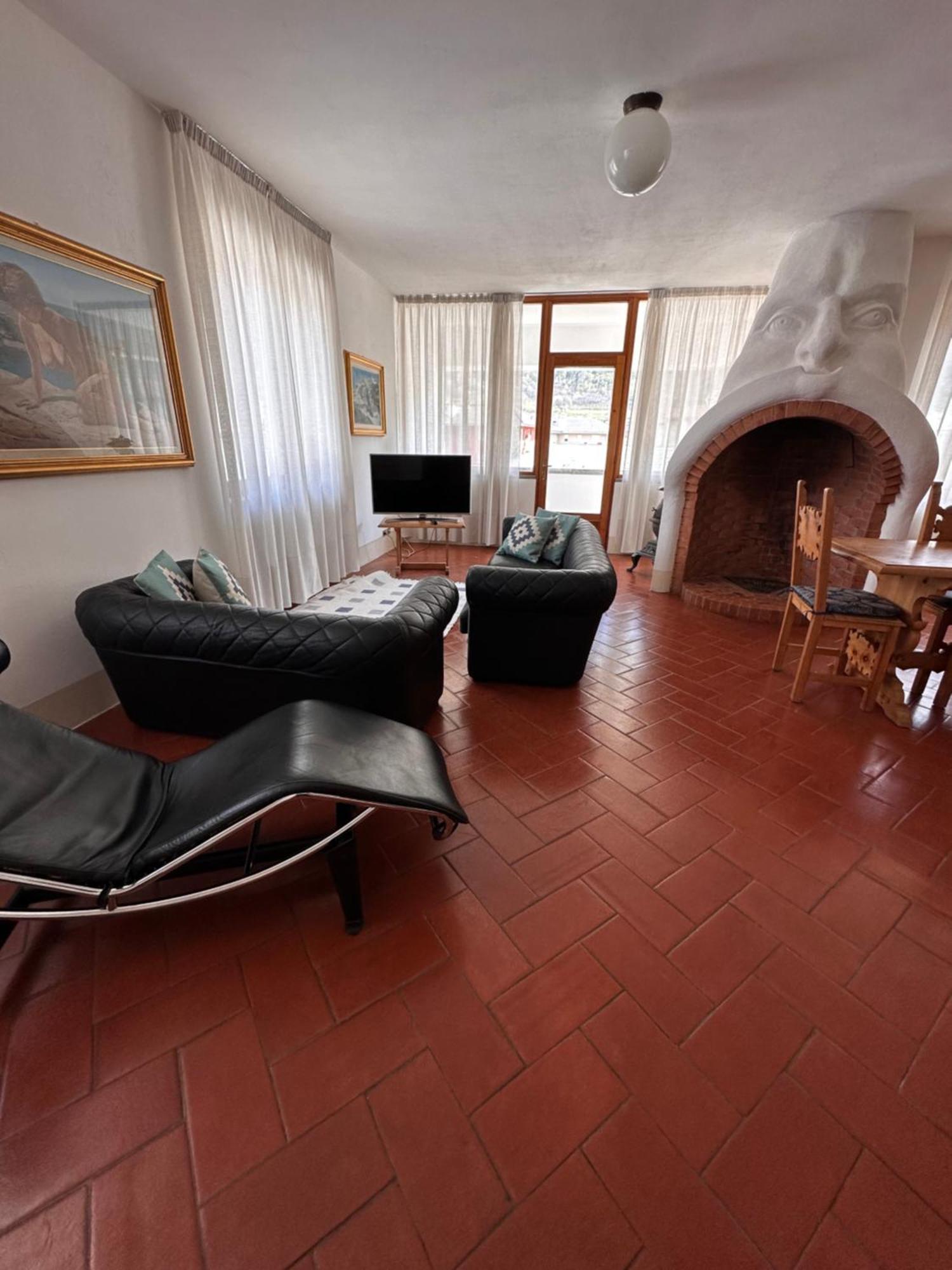 Ampio Appartamento Con Vista “Casa Magro” Tirano Eksteriør bilde