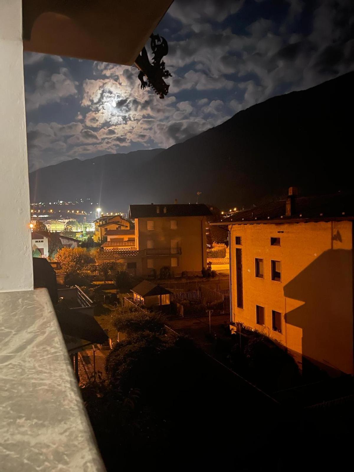 Ampio Appartamento Con Vista “Casa Magro” Tirano Eksteriør bilde